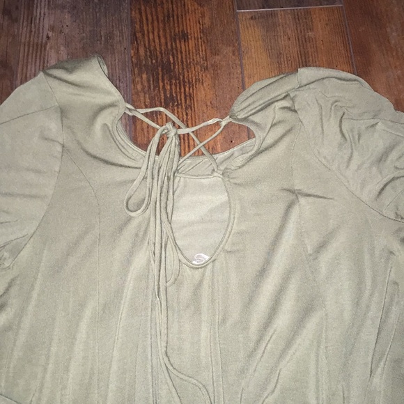 Green dress - Picture 2 of 3